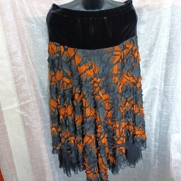 PACA  Beautiful Flowy Orange & Black Textured Skirt - Picture 1 of 4